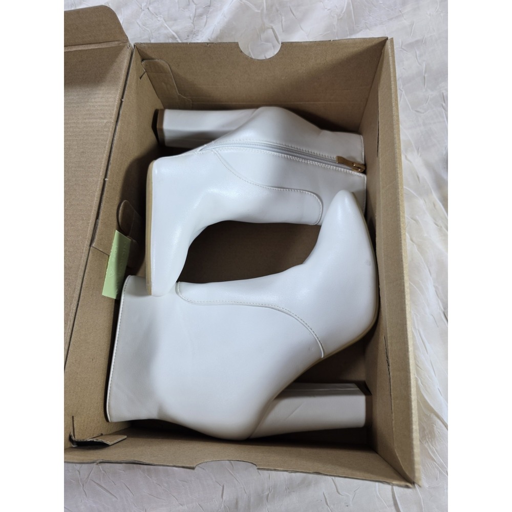 IDIFU Women's CLARA-Z Pointed Toe High Heel 3 in Ankle Bootie White PU, Size 5.5